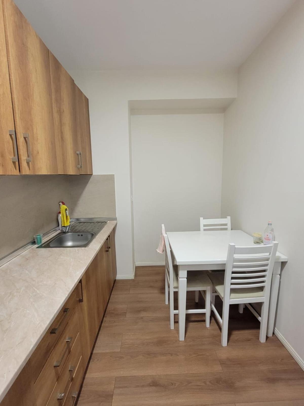 Апартаменти Ajla Komuna Apartament Тирана Екстер'єр фото