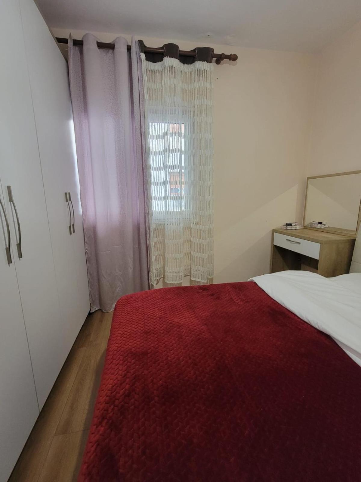 Апартаменти Ajla Komuna Apartament Тирана Екстер'єр фото