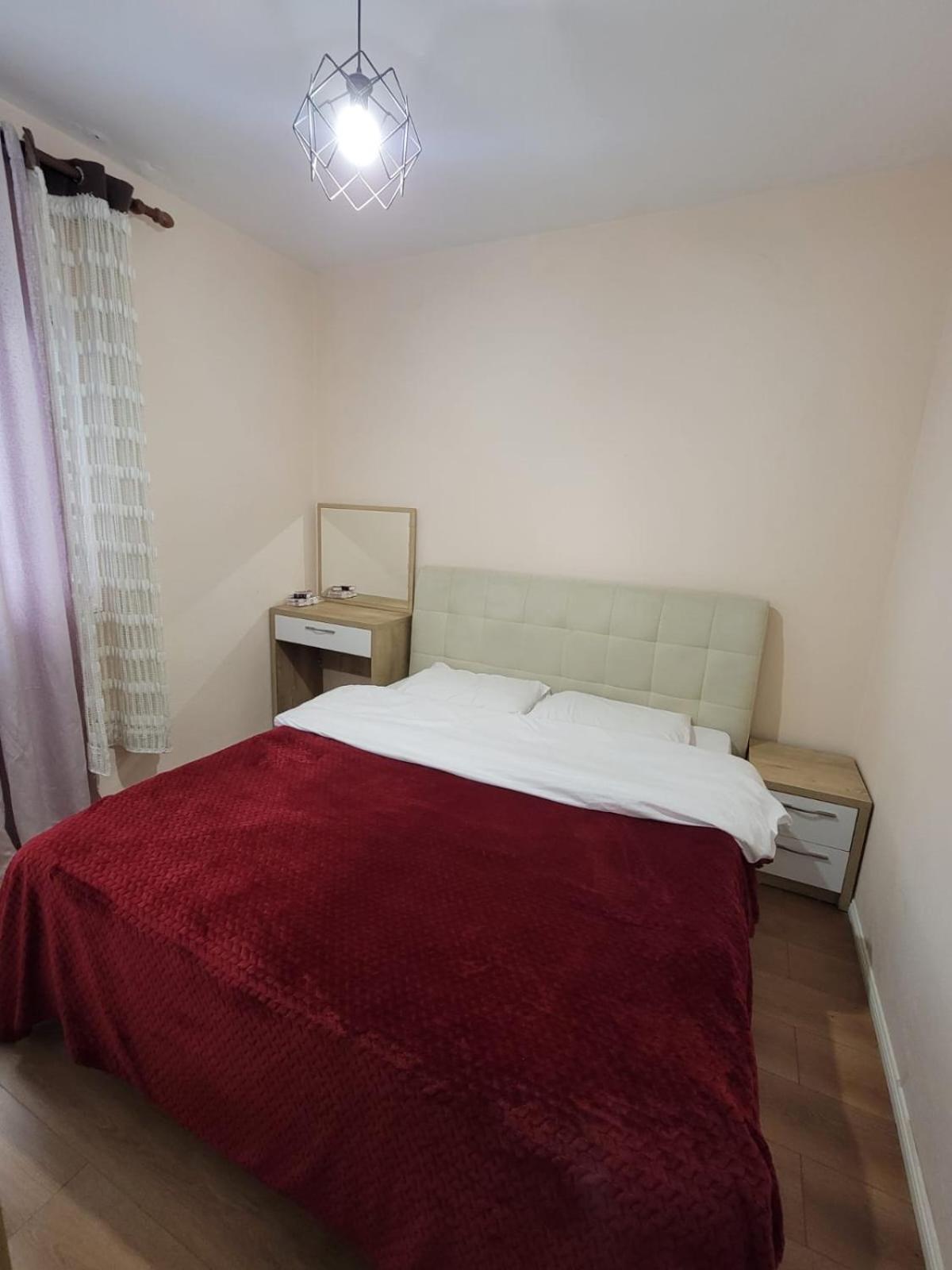 Апартаменти Ajla Komuna Apartament Тирана Екстер'єр фото